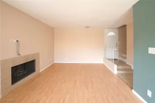 Photo #4: 2126096 Listing