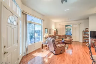 Photo #5: 2126184 Listing