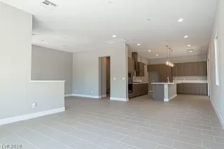 Photo #2: 2126231 Listing 