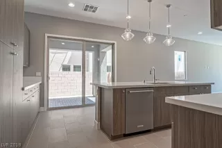 Photo #6: 2126231 Listing 