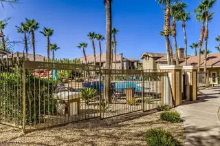 Photo #3: 2126235 Listing 