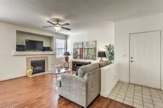 Photo #4: 2126235 Listing 