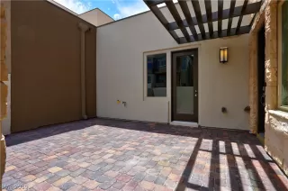 Photo #2: 2126276 Listing