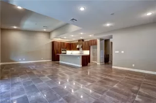 Photo #4: 2126278 Listing