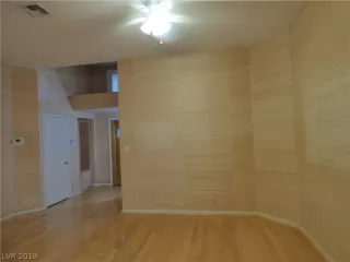 Photo #5: 2126296 Listing 