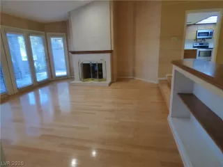 Photo #6: 2126296 Listing 