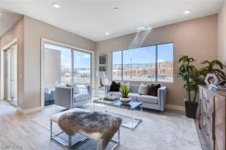 Photo #4: 2126308 Listing 