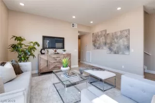 Photo #6: 2126308 Listing 