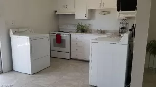 Photo #6: 2126346 Listing