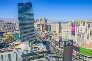 Photo #5: 2126419 Listing 