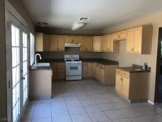 Photo #4: 2126443 Listing