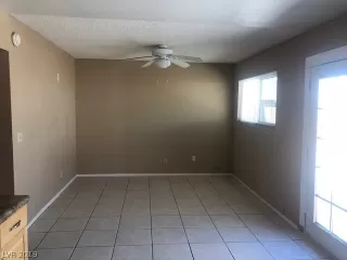 Photo #6: 2126443 Listing