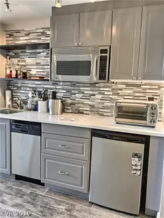 Photo #1: 2126463 Listing 