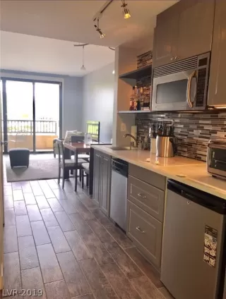 Photo #6: 2126463 Listing 