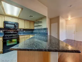 Photo #4: 2126569 Listing 