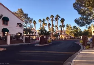 Photo #3: 2126577 Listing 