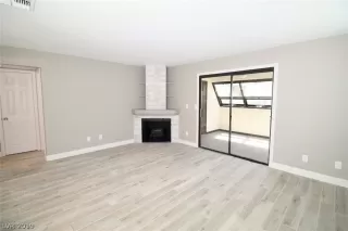 Photo #4: 2126590 Listing 