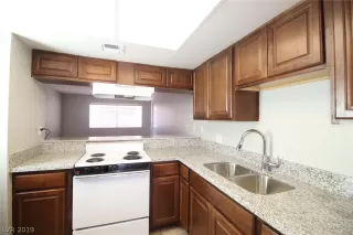 Photo #5: 2126610 Listing