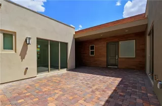 Photo #1: 2126637 Listing 