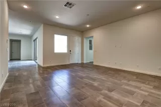 Photo #4: 2126637 Listing 