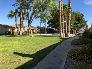 Photo #3: 2126639 Listing