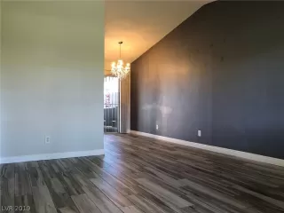 Photo #6: 2126639 Listing