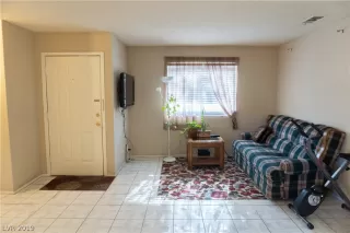 Photo #6: 2126668 Listing