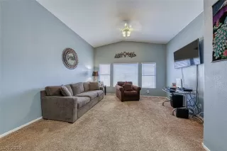 Photo #4: 2126678 Listing 