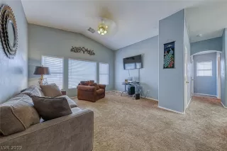 Photo #5: 2126678 Listing 