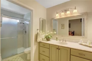 Photo #4: 2126693 Listing 