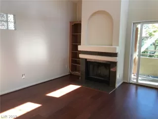 Photo #2: 2126735 Listing