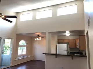 Photo #4: 2126735 Listing