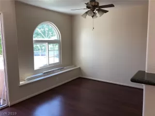 Photo #6: 2126735 Listing