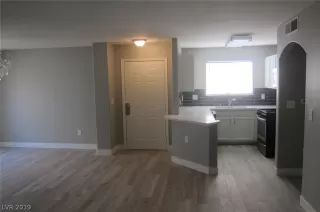 Photo #4: 2126750 Listing