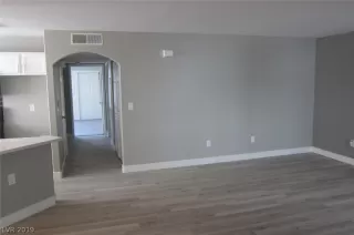 Photo #6: 2126750 Listing