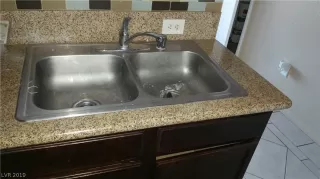 Photo #3: 2126767 Listing 