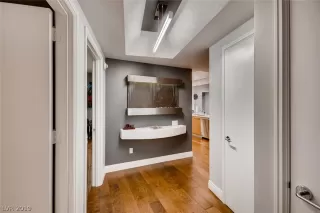 Photo #2: 2126771 Listing 