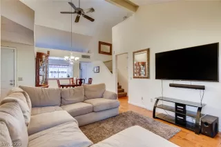 Photo #3: 2126849 Listing