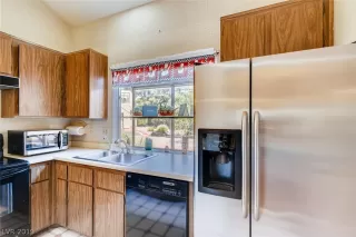 Photo #6: 2126849 Listing