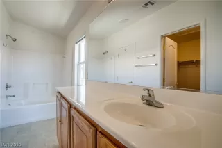 Photo #3: 2126858 Listing 