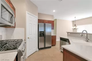 Photo #6: 2126867 Listing 