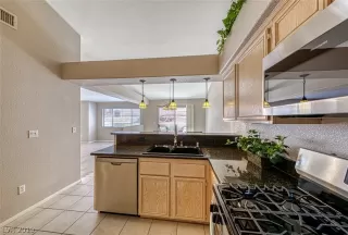 Photo #1: 2126882 Listing