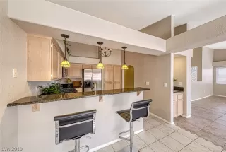 Photo #2: 2126882 Listing