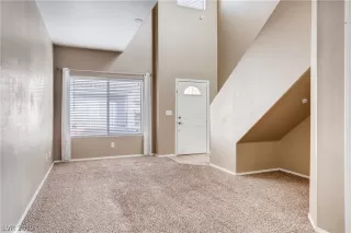 Photo #2: 2126895 Listing 