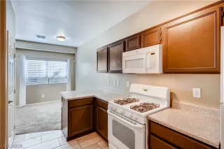 Photo #4: 2126895 Listing 