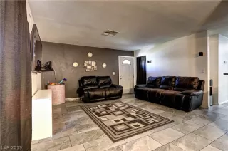 Photo #1: 2126918 Listing