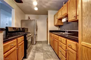 Photo #5: 2126918 Listing