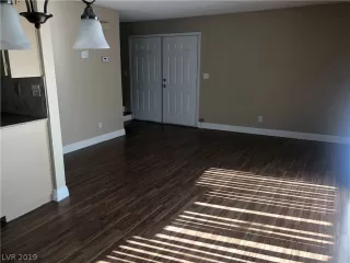 Photo #2: 2126935 Listing