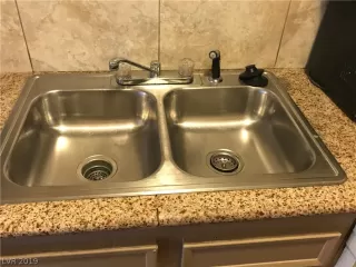 Photo #6: 2126935 Listing