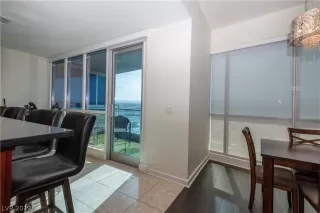 Photo #5: 2126969 Listing